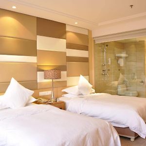 Habitación Estándar con 2 Camas Individuales